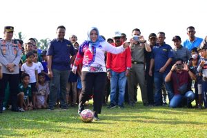 Bupati Hadiri Laga Final Sepakbola Putra dan Ibu-ibu Karang Taruna 