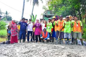 Bupati Mura Hj Ratna Machmud Cek Kualitas Jalan