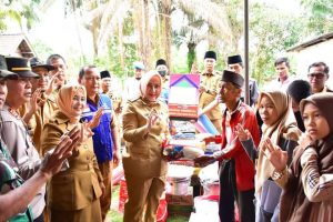 Berikut Pesan Bupati Musi Rawas Saat Memberikan Bantuan Korban Kebakaran 