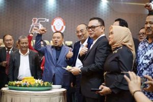 HUT Kongres Advokad Indonesia (KAI) Bupati H. Joncik Raih Penghargaan