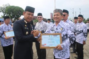 Pj. Bupati Fauzan Menjadi Irup Upacara Peringatan Hari KORPRI ke-52, PGRI ke-78 dan HGN