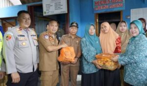 Pauzan Khoiri Denin,Penjabat Bupati Empat Lawang Kunjungi Korban Kebakaran