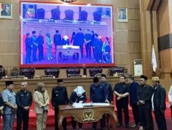 DPRD Mura Paripurna Pembahasan Nota Keuangan dan Raperda Anggaran Pendapatan dan APBD-P Tahun Anggaran 2025